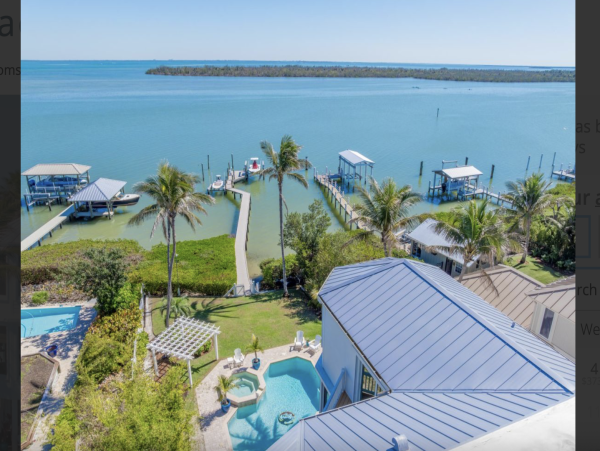 Bay to Gulf  Luxury Five Bedroom Vacation Home with Pool